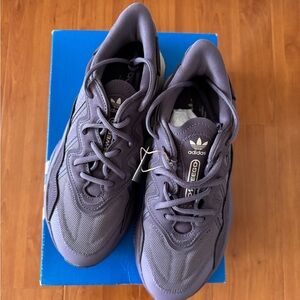 New adidas original OZWEEGO shoes
